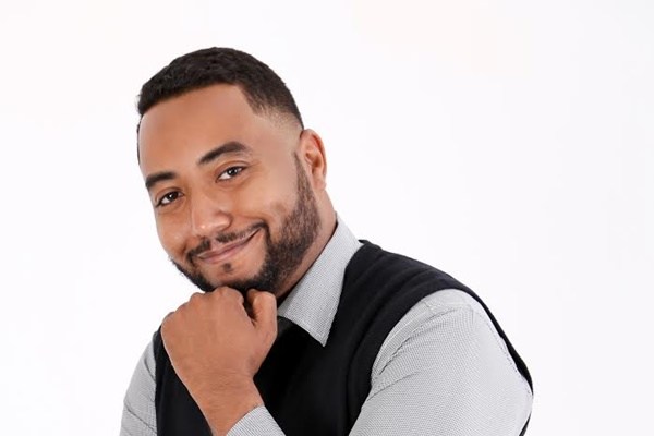 Ariel Santana: humorist, communicator, and influential figure in Dominican entertainment | De Último Minuto English
