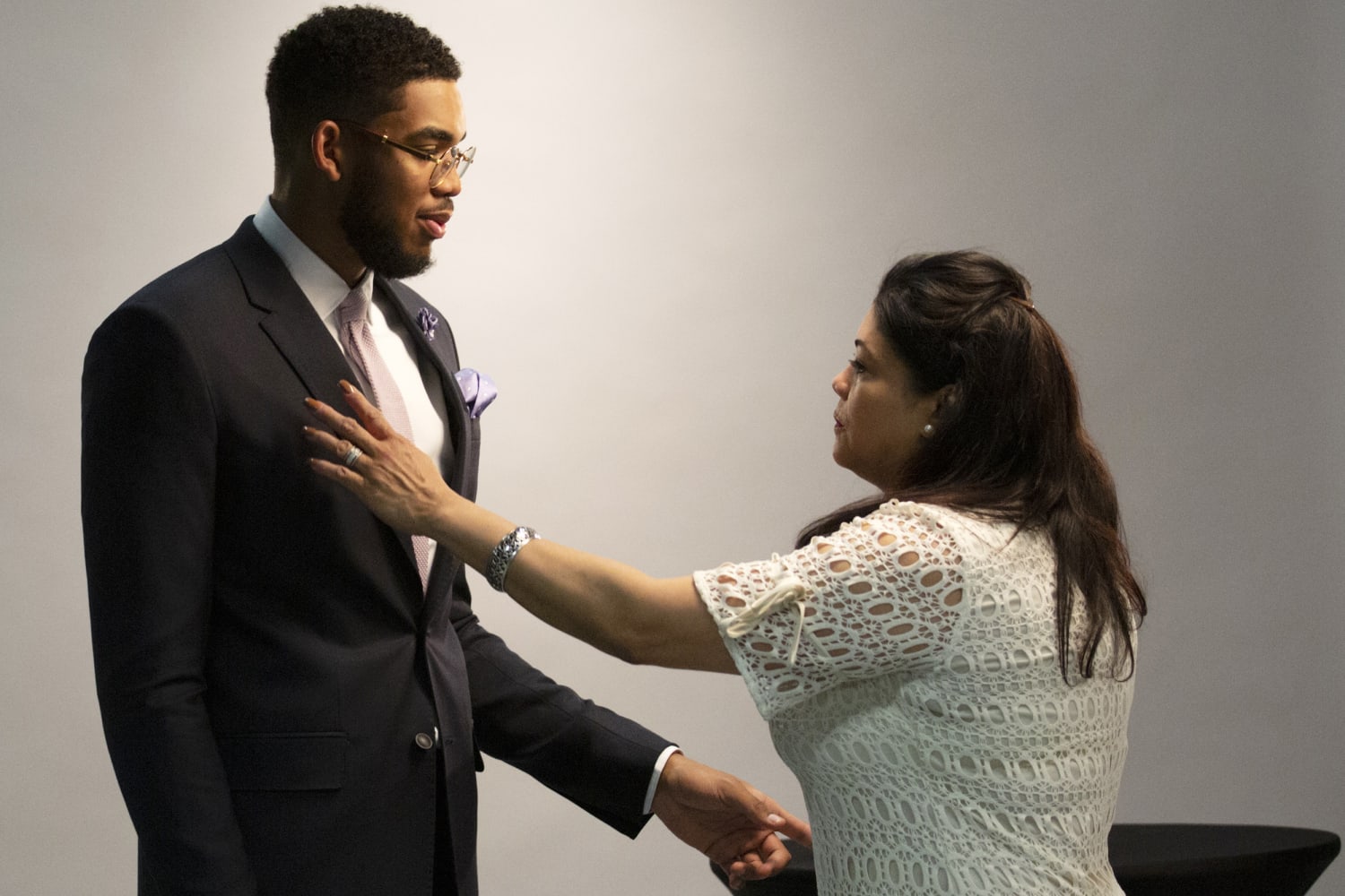 Karl Towns dedicates the victory against Indiana to Dominican mothers | De Último Minuto English