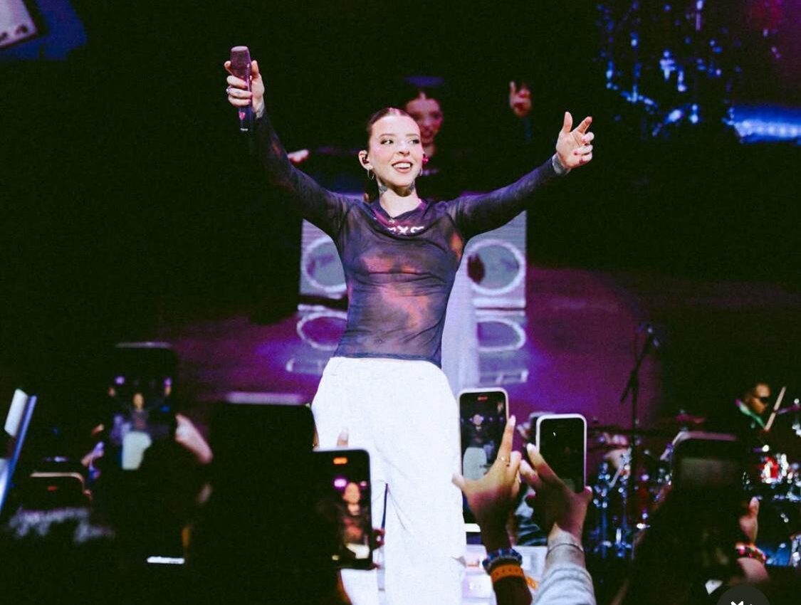 Young Miko sets Madrid vibrating with her ‘XOXO Tour 2025’ | De Último Minuto English