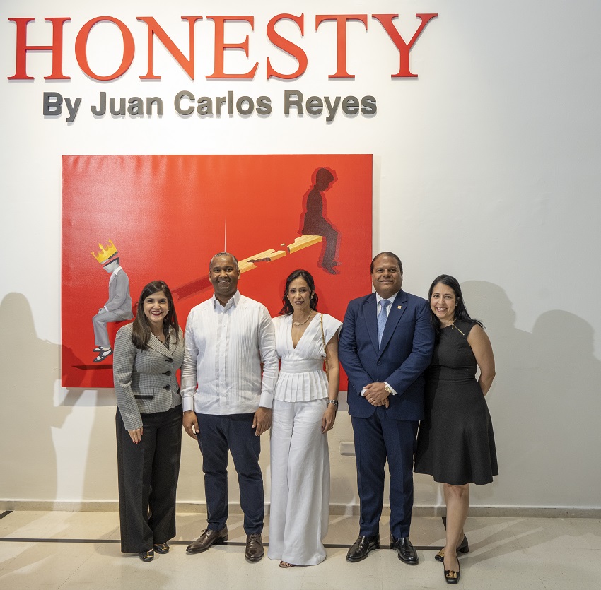 "HONESTY BY JUAN CARLOS REYES" stands out as a valuable exhibit in the Museum of Modern Art | De Último Minuto English