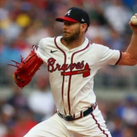 Chris Sale reaches 2,500 strikeouts in dominant Braves victory over Phillies | De Último Minuto English