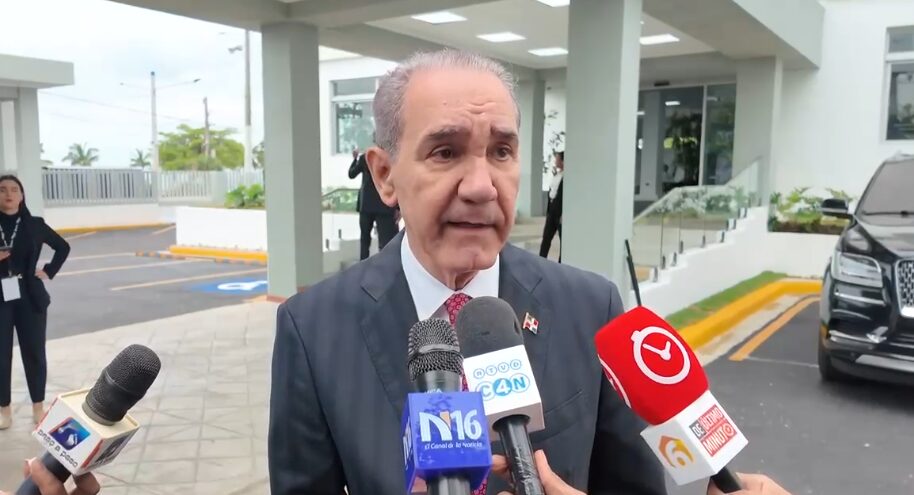 Minister Franklin García praises new building at Unicaribe | De Último Minuto English