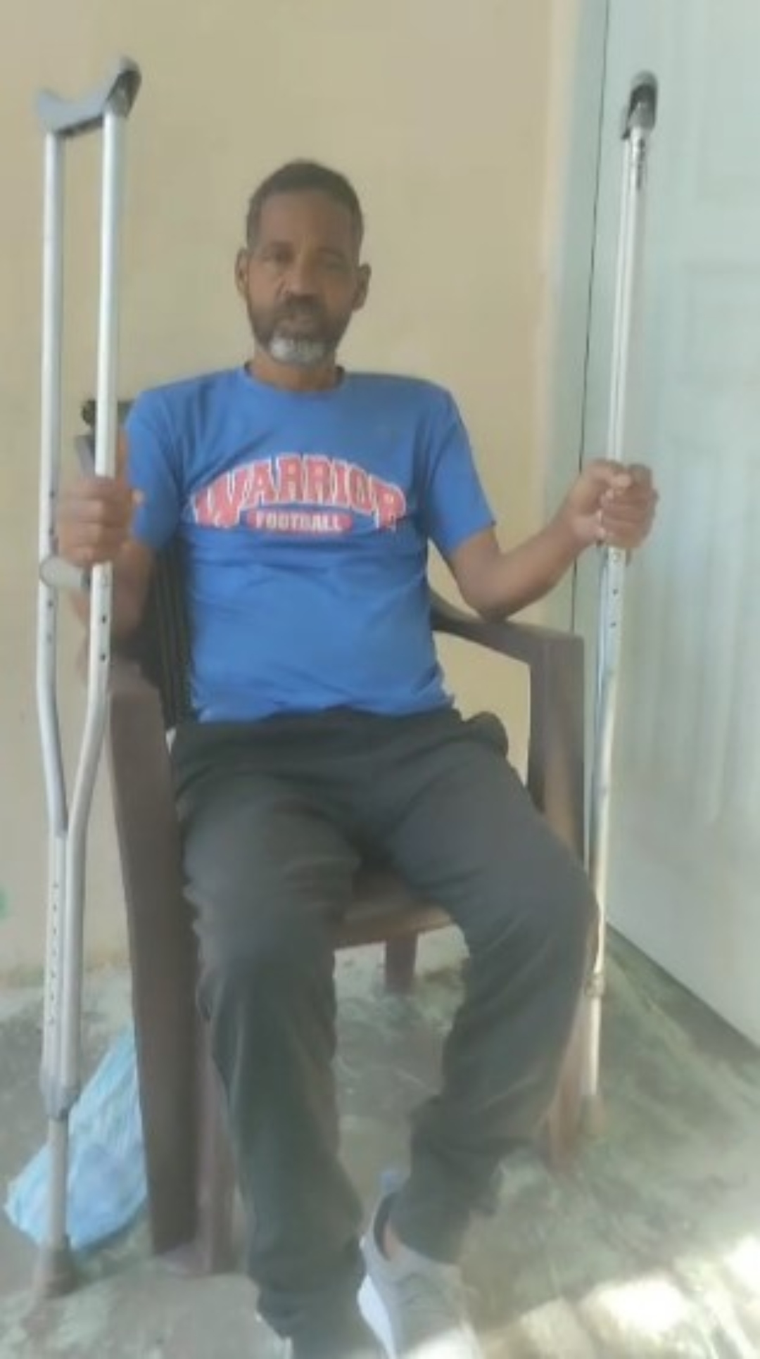 Disabled man requests an electric wheelchair to be able to move around and start a business | De Último Minuto English