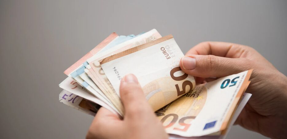 Euro price on May 26, 2025 in the Dominican Republic | De Último Minuto English