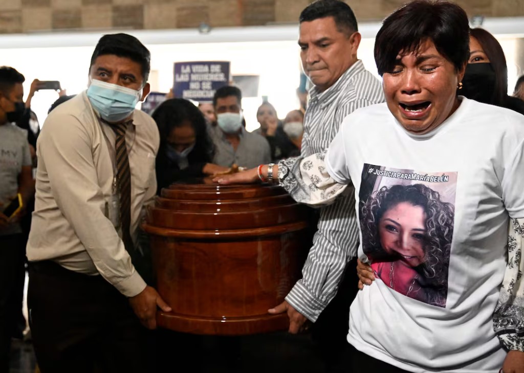 Sentence of 34 years upheld for former police officer who murdered his wife at a police station in Ecuador | De Último Minuto English