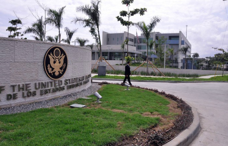 The American embassy in the DR will continue student visa evaluations, despite Trump's announcement | De Último Minuto English
