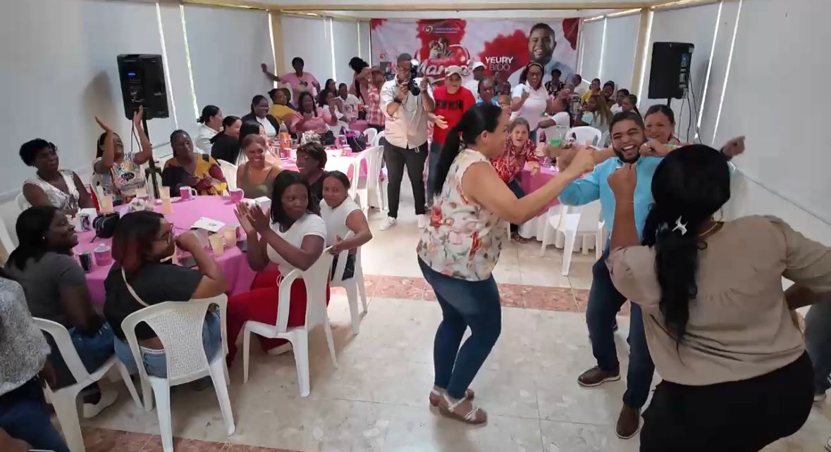 Diosidencias Foundation celebrates over 100 mothers in an emotional gathering in SDN | De Último Minuto English