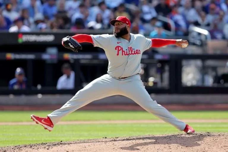 MLB suspends José Alvarado for 80 games after testing positive for a banned substance | De Último Minuto English