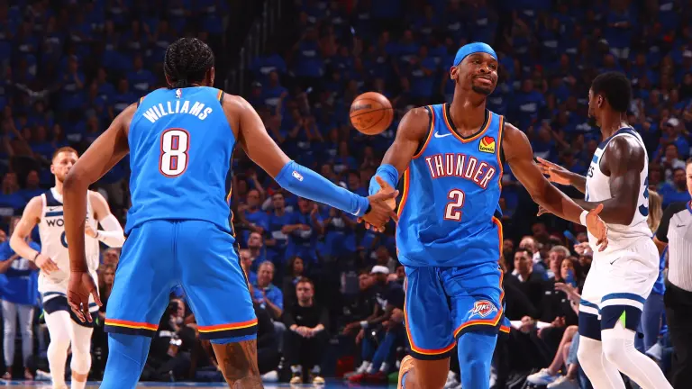 Oklahoma City routs Minnesota and returns to the NBA Finals after 13 years | De Último Minuto English