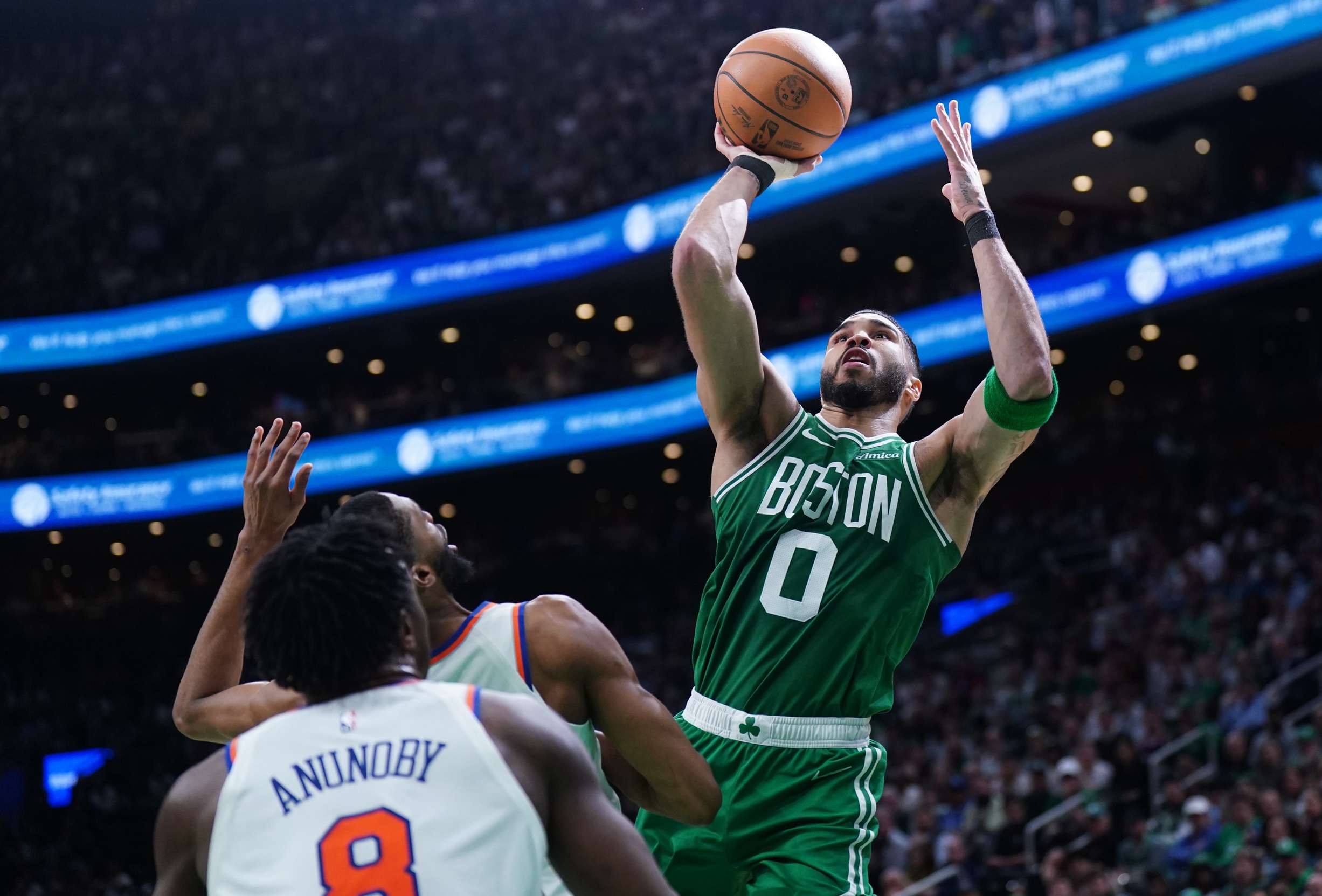 Celtics crush Knicks 115-93, move to 2-1 in the Eastern Conference semifinals | De Último Minuto English