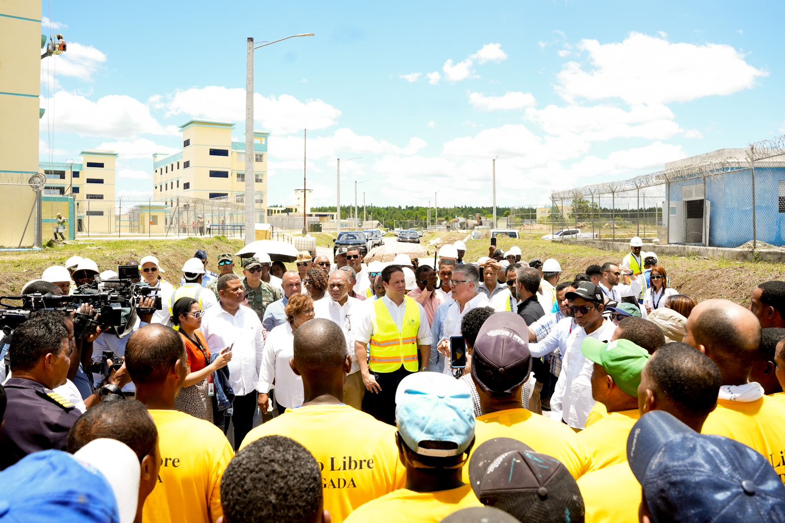 Carlos Bonilla supervises progress at Las Parras Correctional Center | De Último Minuto English