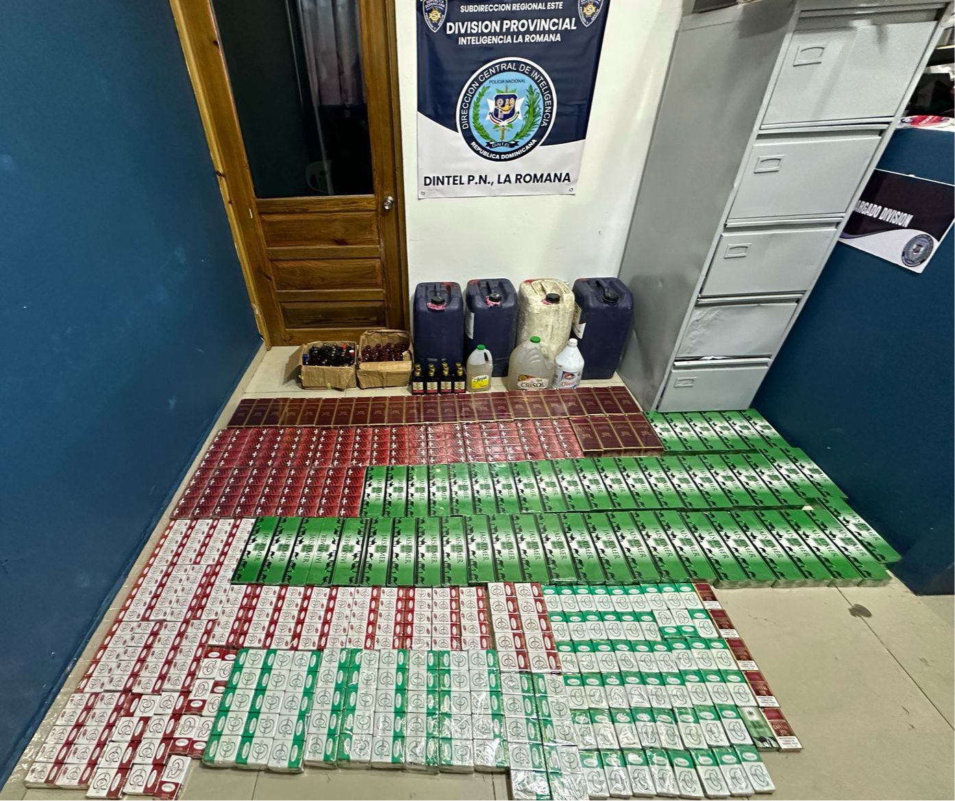Smuggled cigarettes and adulterated alcohol seized in La Romana | De Último Minuto English