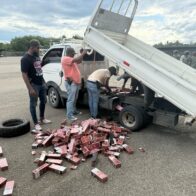 They seize contraband of 80 thousand cigarettes hidden between the chassis and bed of a truck in Santiago Rodríguez | De Último Minuto English