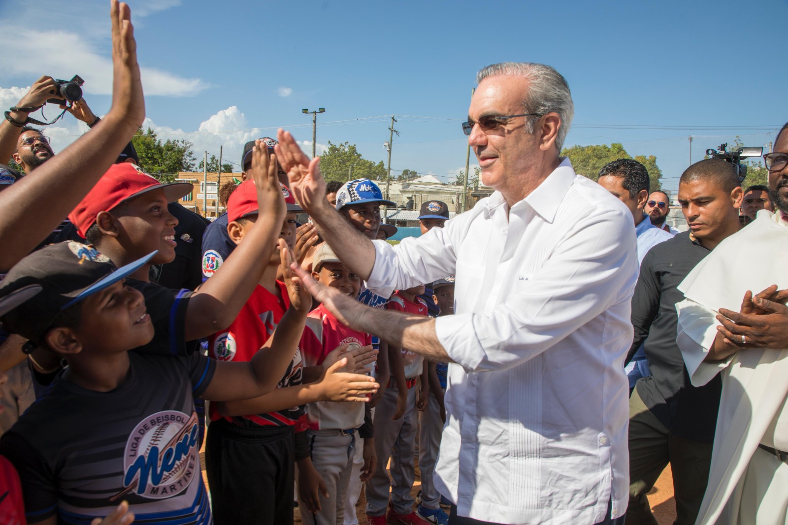 Abinader will inaugurate Samaná's boardwalk this Sunday, launch the TRAE program, and begin work on the "Samaná Port" tourist port. | De Último Minuto English
