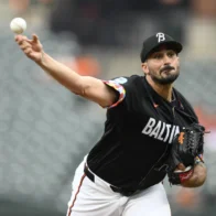 Zach Eflin throws a gem of seven innings as the Orioles edge the White Sox 2-1 | De Último Minuto English