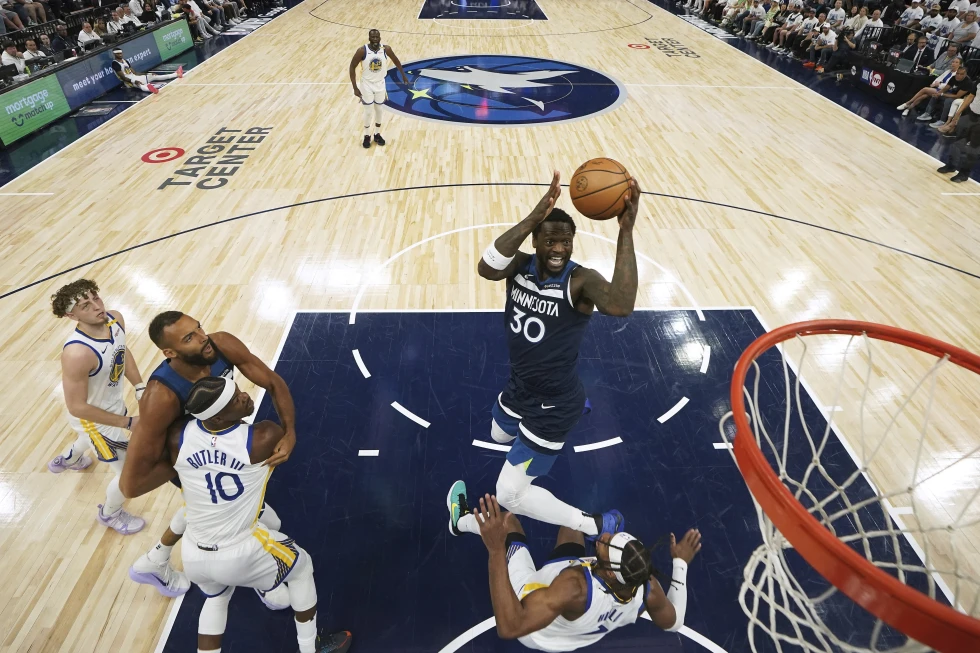 The Timberwolves take advantage of a Warriors without Curry and tie the series | De Último Minuto English