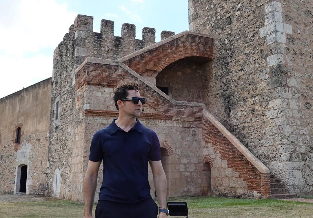 After presenting a private show in the Dominican Republic, David Bisbal enjoyed the Colonial Zone incognito. | De Último Minuto English