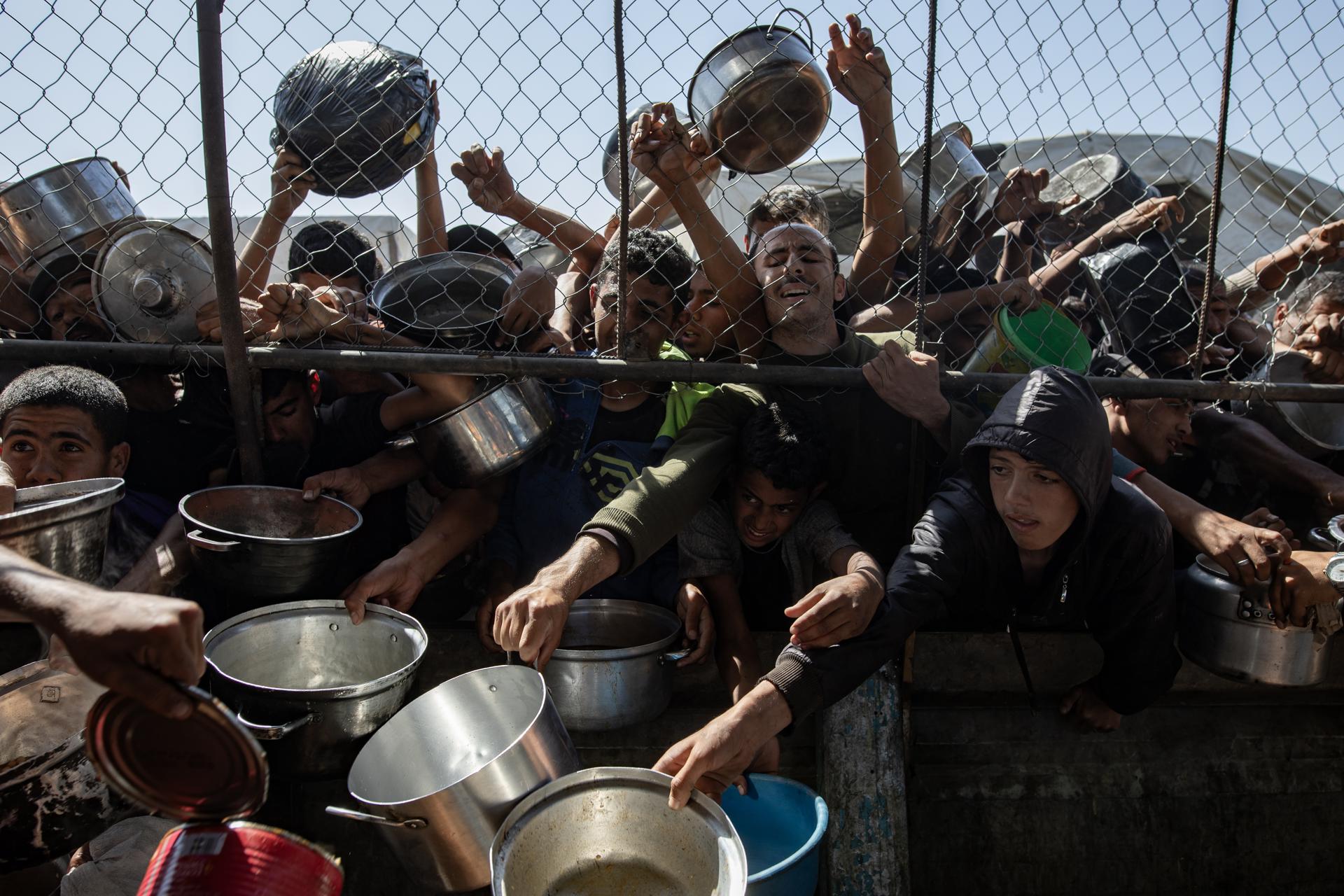 Israeli drones wound 20 Gazans as they were moving in search of food | De Último Minuto English