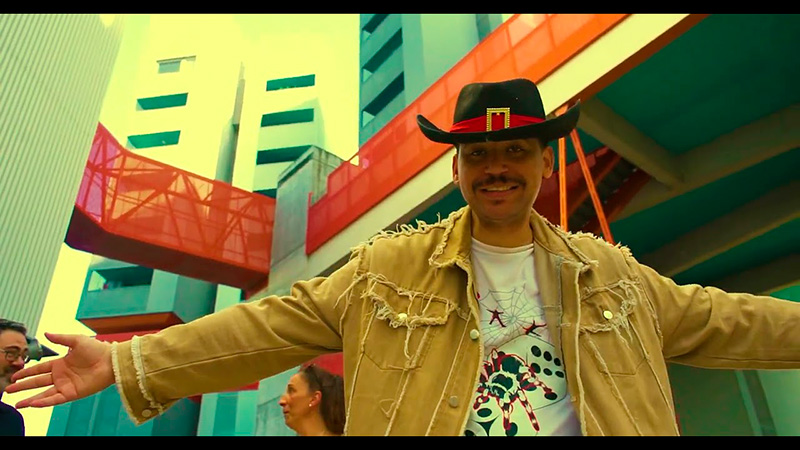 El Poeta Callejero releases his version of “Ta de Pinga” | De Último Minuto English