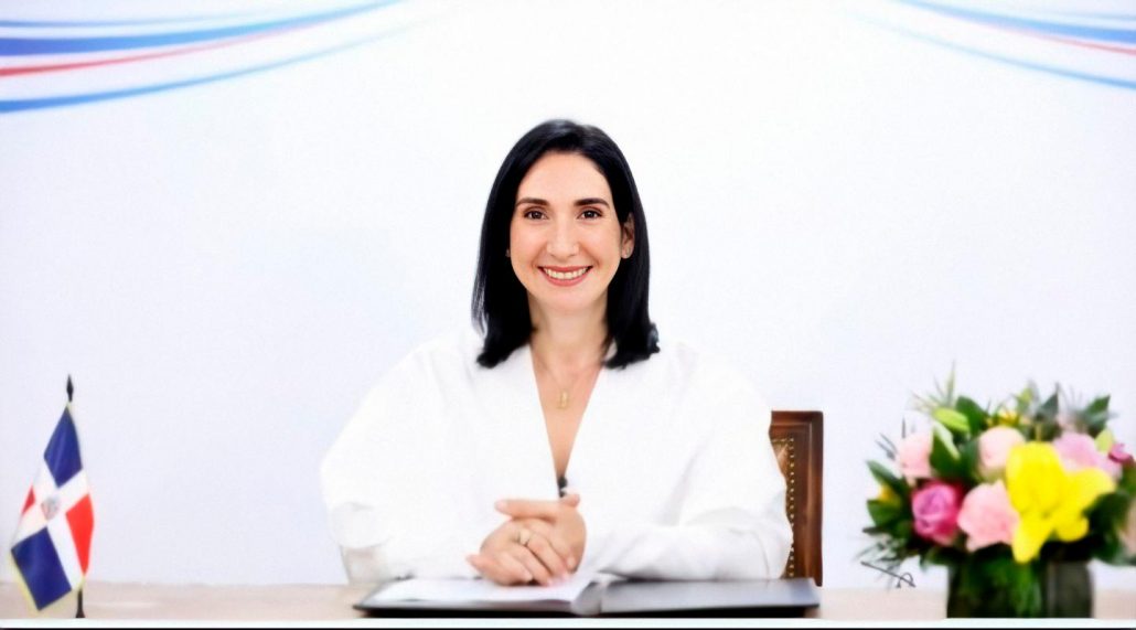 Raquel Arbaje: Biography of the Dominican First Lady, businesswoman, and children's author | De Último Minuto English