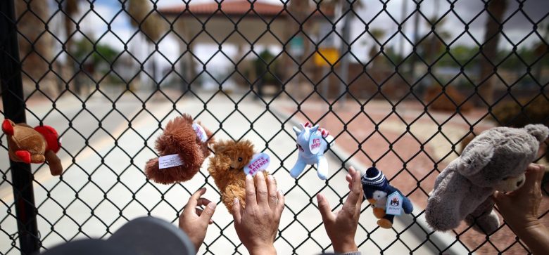 Trump administration seeks to eliminate protections for minors detained for migration | De Último Minuto English