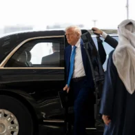 Trump administration sued to pay $40 million used in migrant shelters | De Último Minuto English
