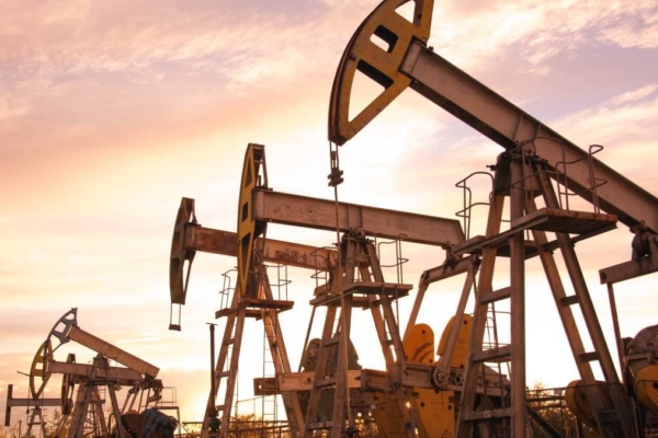 Texas oil rises 3.43% boosted by the rebound in tension in Yemen | De Último Minuto English