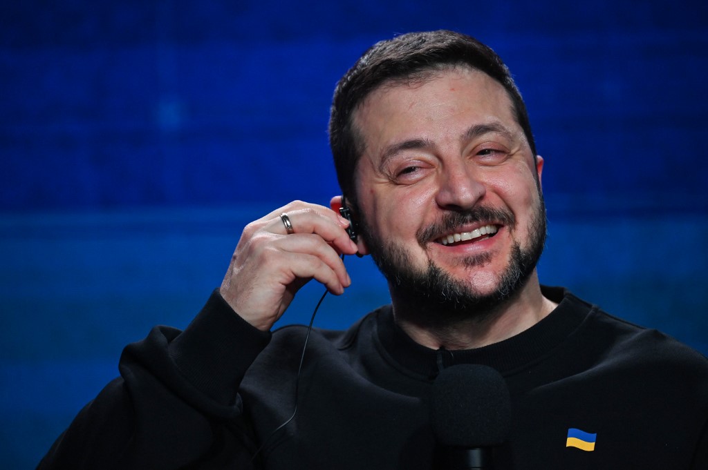 Volodymyr Zelenskyy celebrated Ukraine's "brilliant" operation against Russian aviation: "It will go down in the history books." | De Último Minuto English