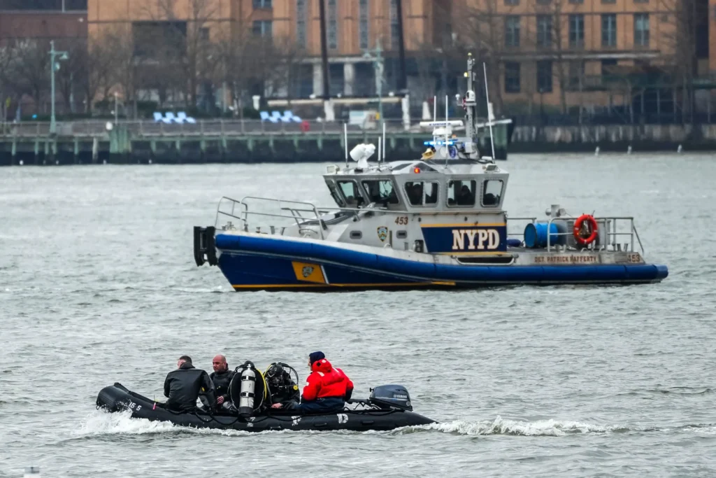 New York authorities find body floating in the Hudson River in front of Harlem | De Último Minuto English