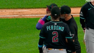 Ketel Marte breaks down in tears after receiving insults about his deceased mother: Fan is ejected from the stadium | De Último Minuto English