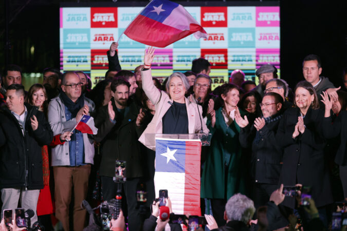 Defeated candidates close ranks on the Chilean left and promise their support to Jara | De Último Minuto English