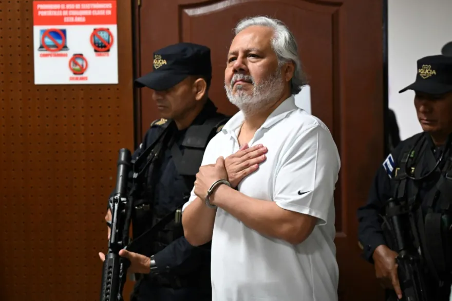 A Bukele critic lawyer will remain in provisional prison in El Salvador | De Último Minuto English