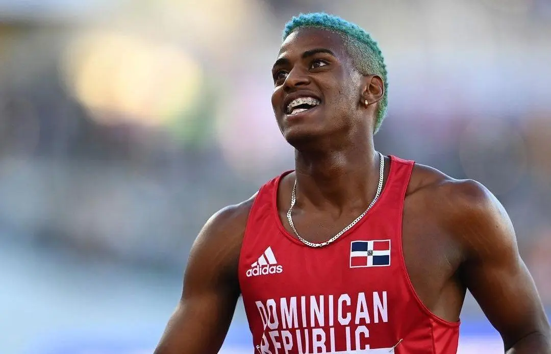 Alexander Ogando dominates the 200 meters at the Grand Slam Track in Philadelphia | De Último Minuto English