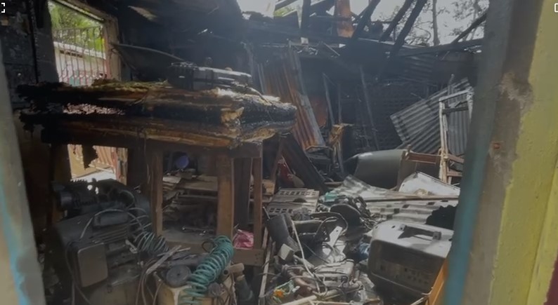 Fire reduces six homes and two businesses to ashes in Santiago | De Último Minuto English
