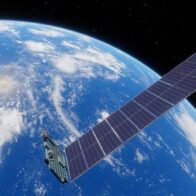 Why are Elon Musk's satellites falling? There's an unexpected threat destroying them | De Último Minuto English