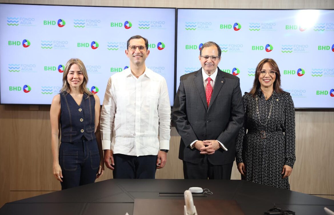 BHD Bank renews cooperation agreement with Santo Domingo Water Fund | De Último Minuto English
