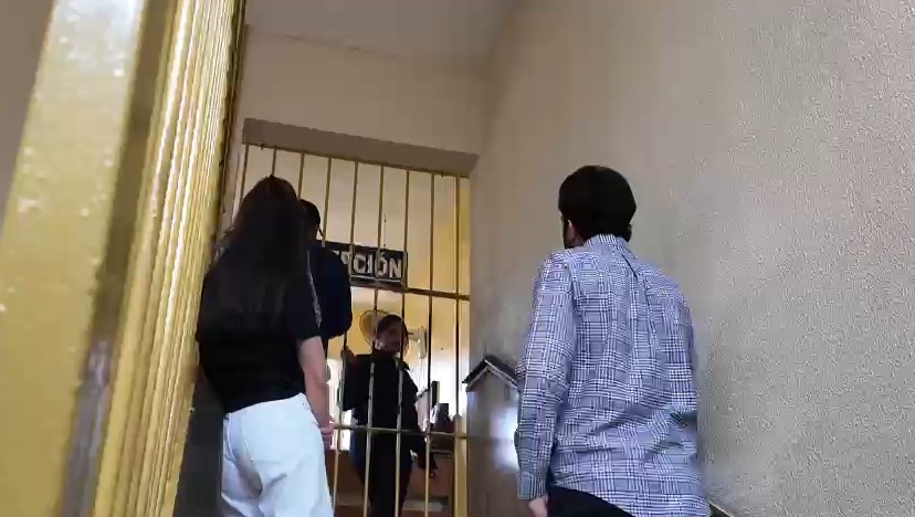 Family members of Antonio Espaillat attend the courthouse for the second consecutive day | De Último Minuto English