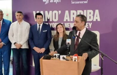 Adriano Espaillat celebrates the end of high prices with Arajet's first flight to Newark: "It was an abuse" | De Último Minuto English