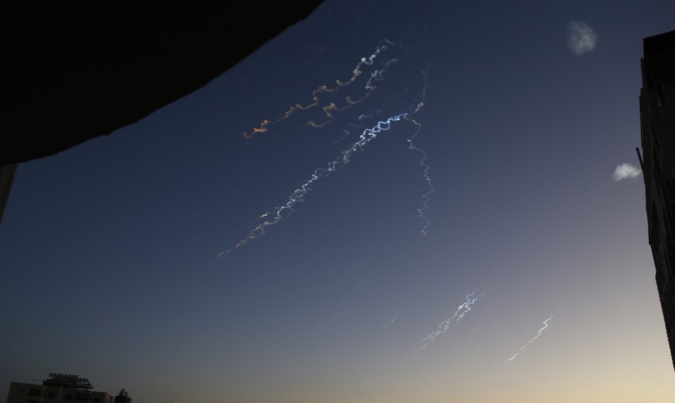 Israel announces attacks on missile storage and launch areas in Iran | De Último Minuto English