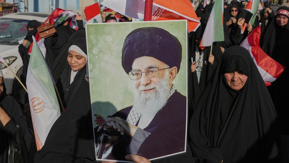 Supreme Leader of Iran: "We will not submit to anyone's harassment" | De Último Minuto English