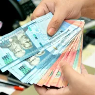 Is there or is there no money on the street?; this is what the data says | De Último Minuto English