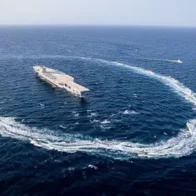 Iranian Parliament calls for the closure of the Strait of Hormuz, a decision that must be ratified | De Último Minuto English