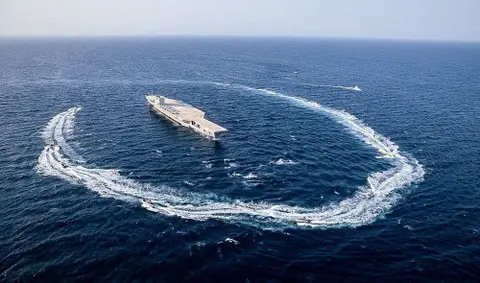 Iranian Parliament calls for the closure of the Strait of Hormuz, a decision that must be ratified | De Último Minuto English