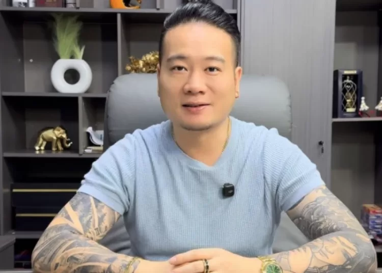 Chinese merchant Po Xie released after coercive measures imposed following incident with migration agents | De Último Minuto English