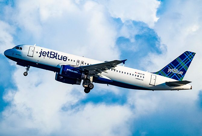 JetBlue announces more cuts due to falling demand and difficulties in recovering profitability | De Último Minuto English
