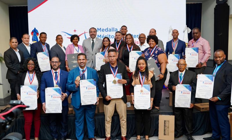 INEFI distinguishes teachers for their impact on physical education and school sports | De Último Minuto English