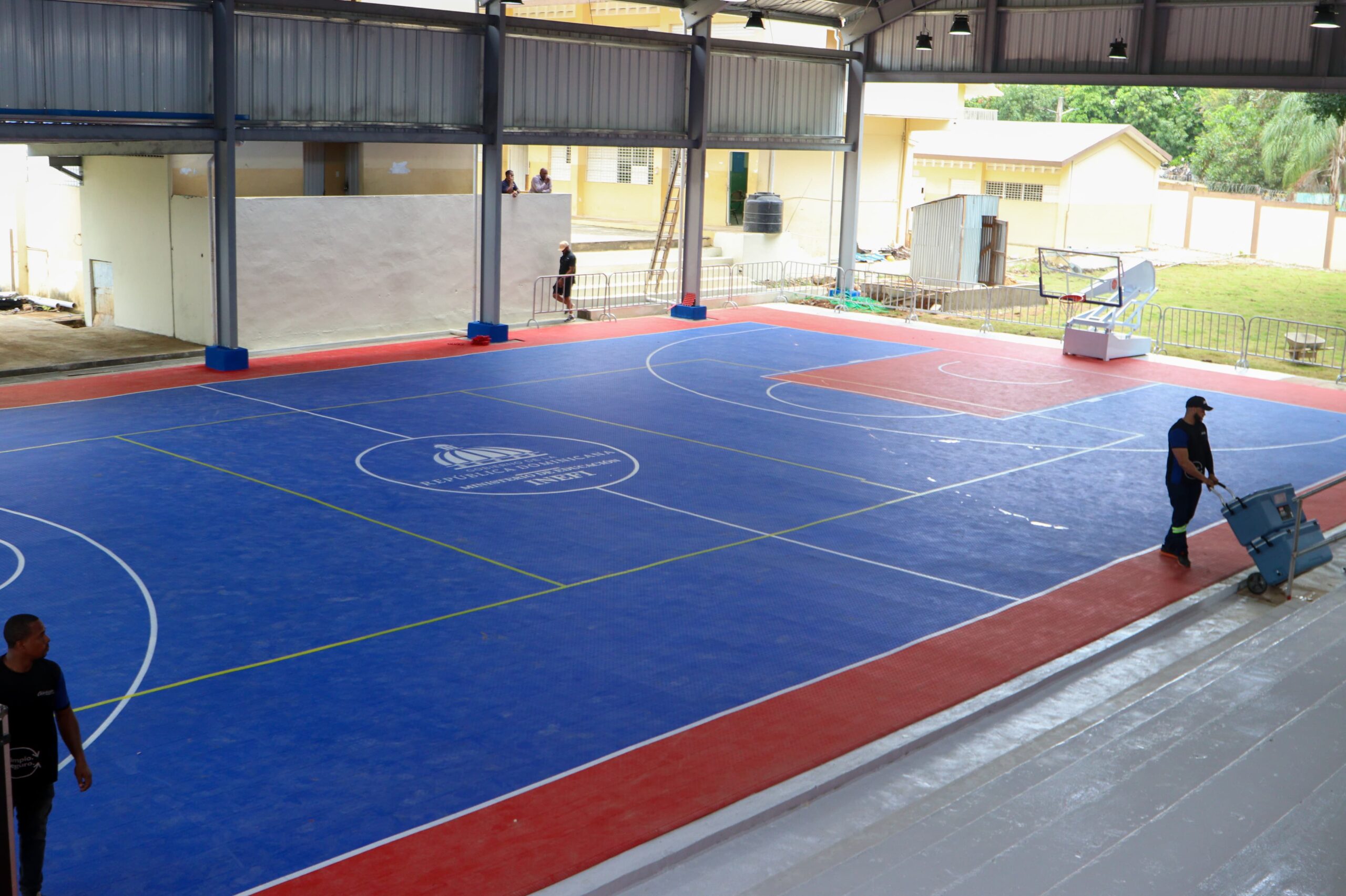 INEFI delivers modern covered sports complex in Yamasá | De Último Minuto English