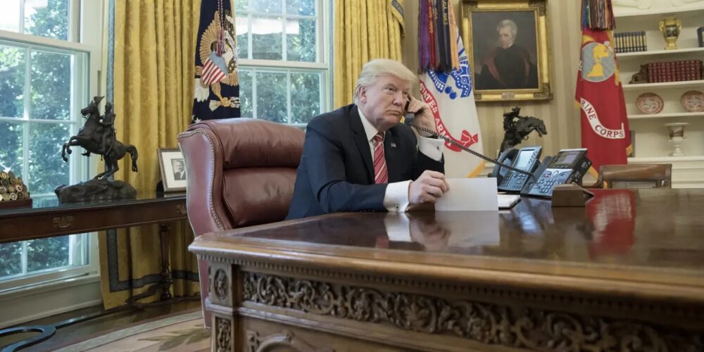 Trump and the Chinese president speak by phone to ease their trade frictions | De Último Minuto English