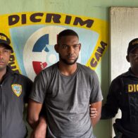 They hand "Oreja" over in Yamasá after being accused of armed robbery in La Zurza | De Último Minuto English