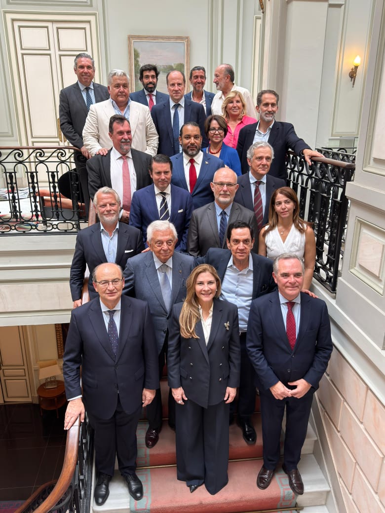 Carolina participates in a Seville Chamber of Commerce lunch to strengthen commercial and business ties with SD | De Último Minuto English
